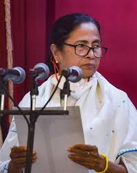 प्रचंड जीत के बाद आज ममता बनर्जी ने पश्चिम बंगाल के मुख्यमंत्री पद की तीसरी बार ली शपथ