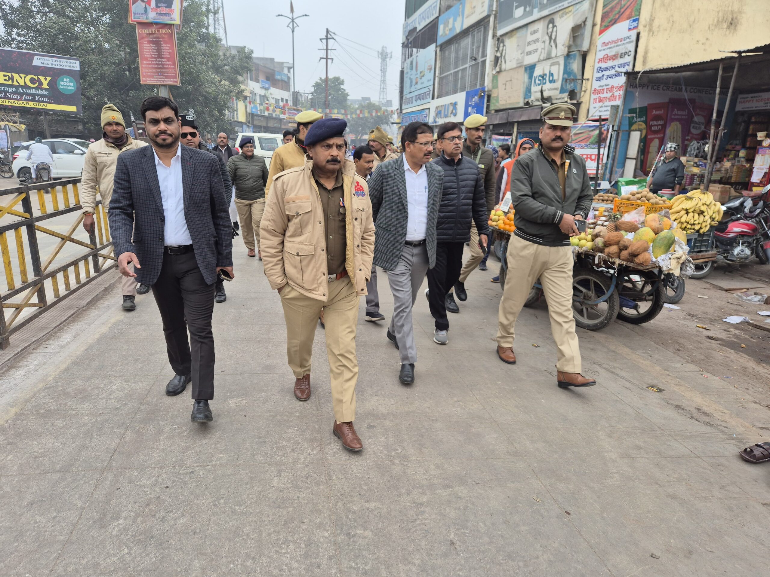 उरई को जाम से मिलेगी राहत, डीएम–एसपी ने किया शहर का स्थलीय निरीक्षण।