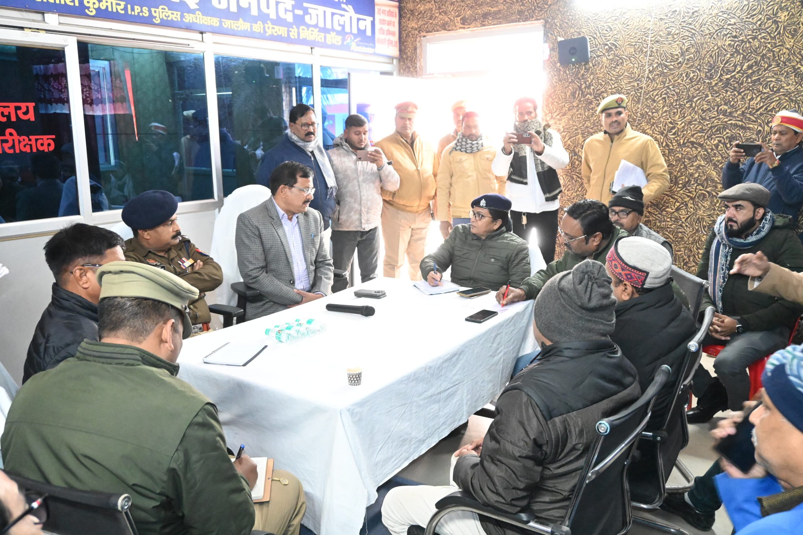 उरई को जाम से मुक्ति दिलाने की दिशा में बड़ा कदम, व्यापारियों के सहयोग से चलेगा अतिक्रमण हटाओ अभियान –जिलाधिकारी