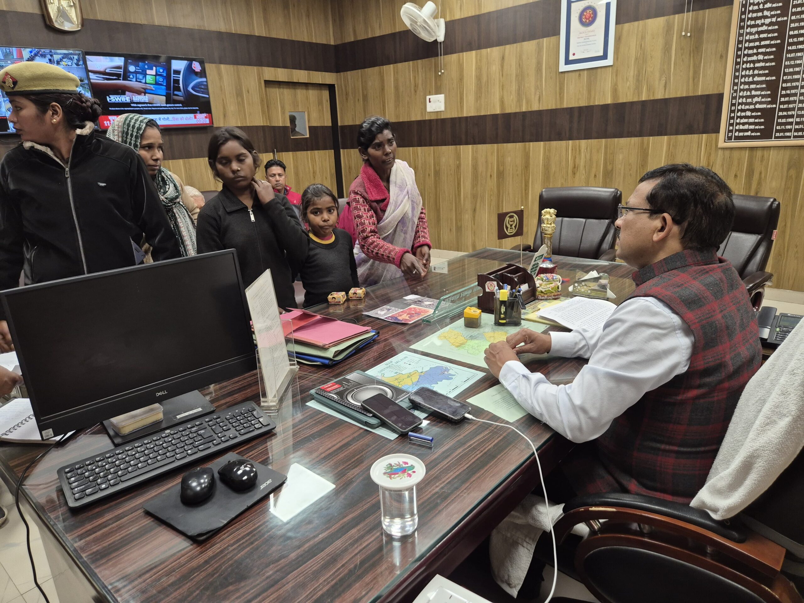 Jalaun : जनसुनवाई में मिली 30 शिकायतें,22 का मौके पर निस्तारण