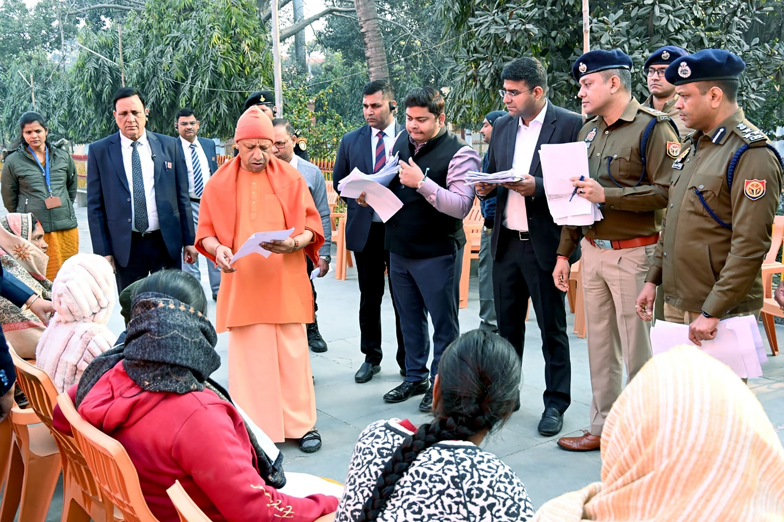 Up: किसी मामले में जांच के दौरान यदि गलत रिपोर्ट लगाई तो उसके खिलाफ होंगी FIR दर्ज:Cm योगी