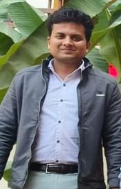 Jalaun : चार पहिया वाहनों की हुई भीषण टक्कर शिक्षक की दर्दनाक मौत,साथी गंभीर रूप से हुआ घायल, झांसी रिफर