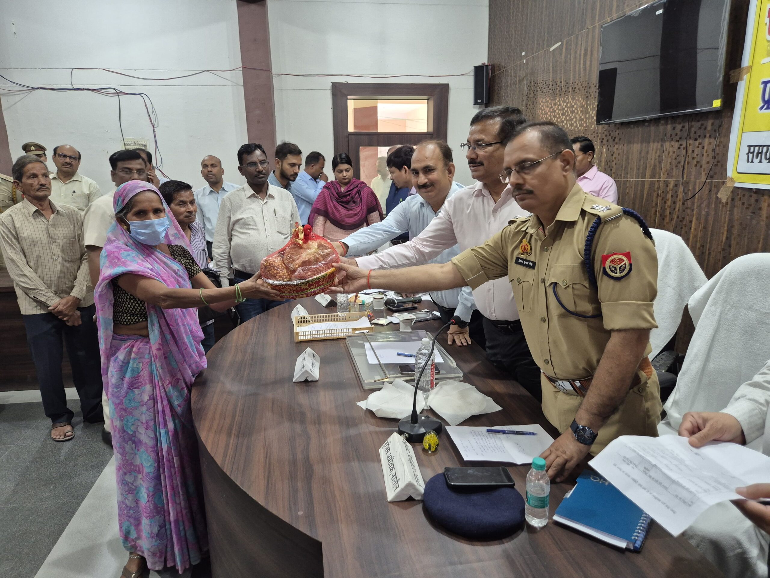 सम्पूर्ण समाधान दिवस बना जनसेवा का सशक्त मंच, 57 शिकायतों में 13 का मौके पर निस्तारण
