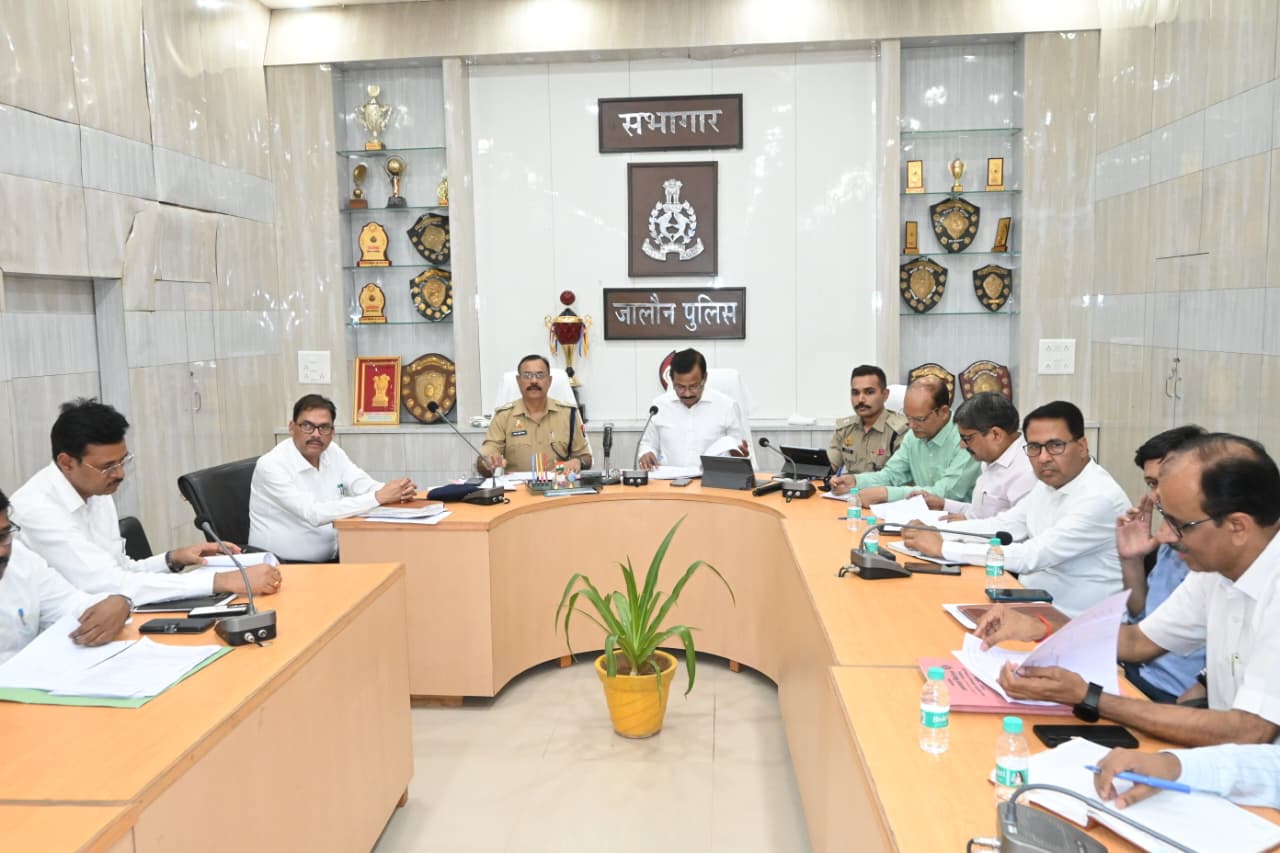 अवैध खनन पर डीएम का सख्त एक्शन, ड्रोन निगरानी के साथ संयुक्त अभियान चलाएगी टास्क फोर्स