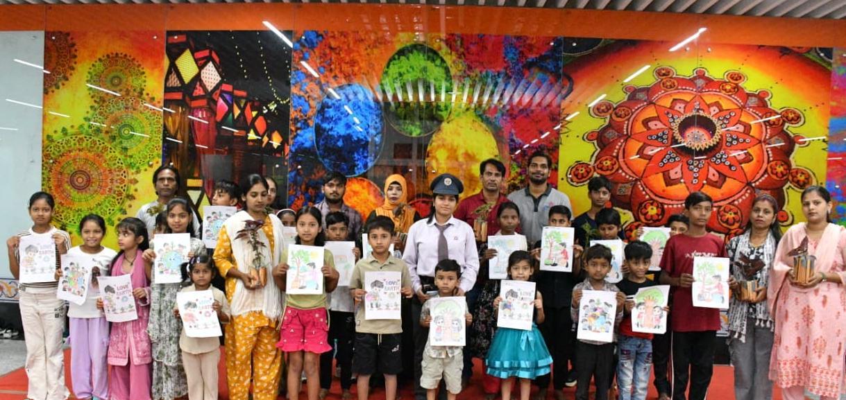 कानपुर मेट्रोः पर्यावरण दिवस पर NGO से आए बच्चों ने चित्र बनाकर दिया पर्यावरण संरक्षण का संदेश