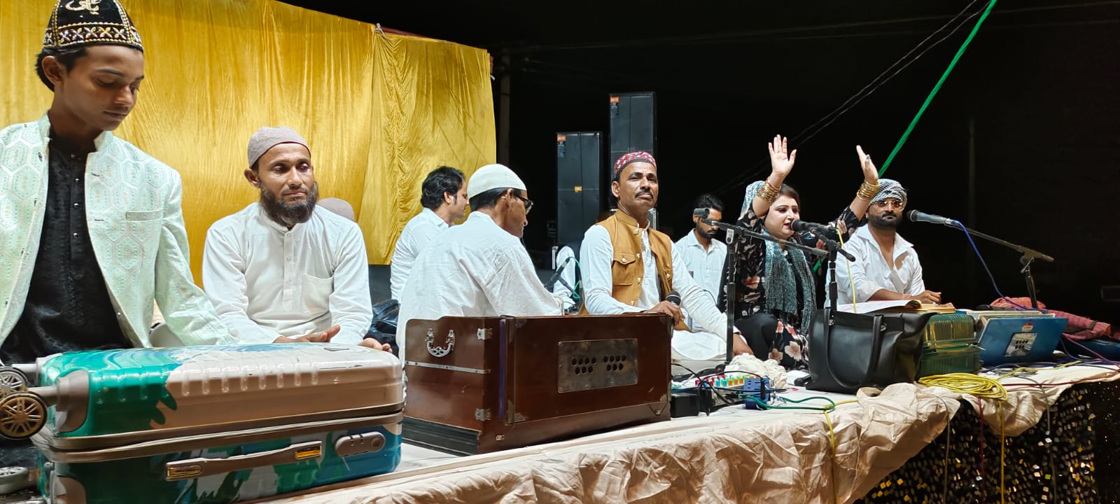 उर्स में रातभर गूंजती रही सूफियाना कव्वालियां, कलामों पर झूमे अकीदतमंद