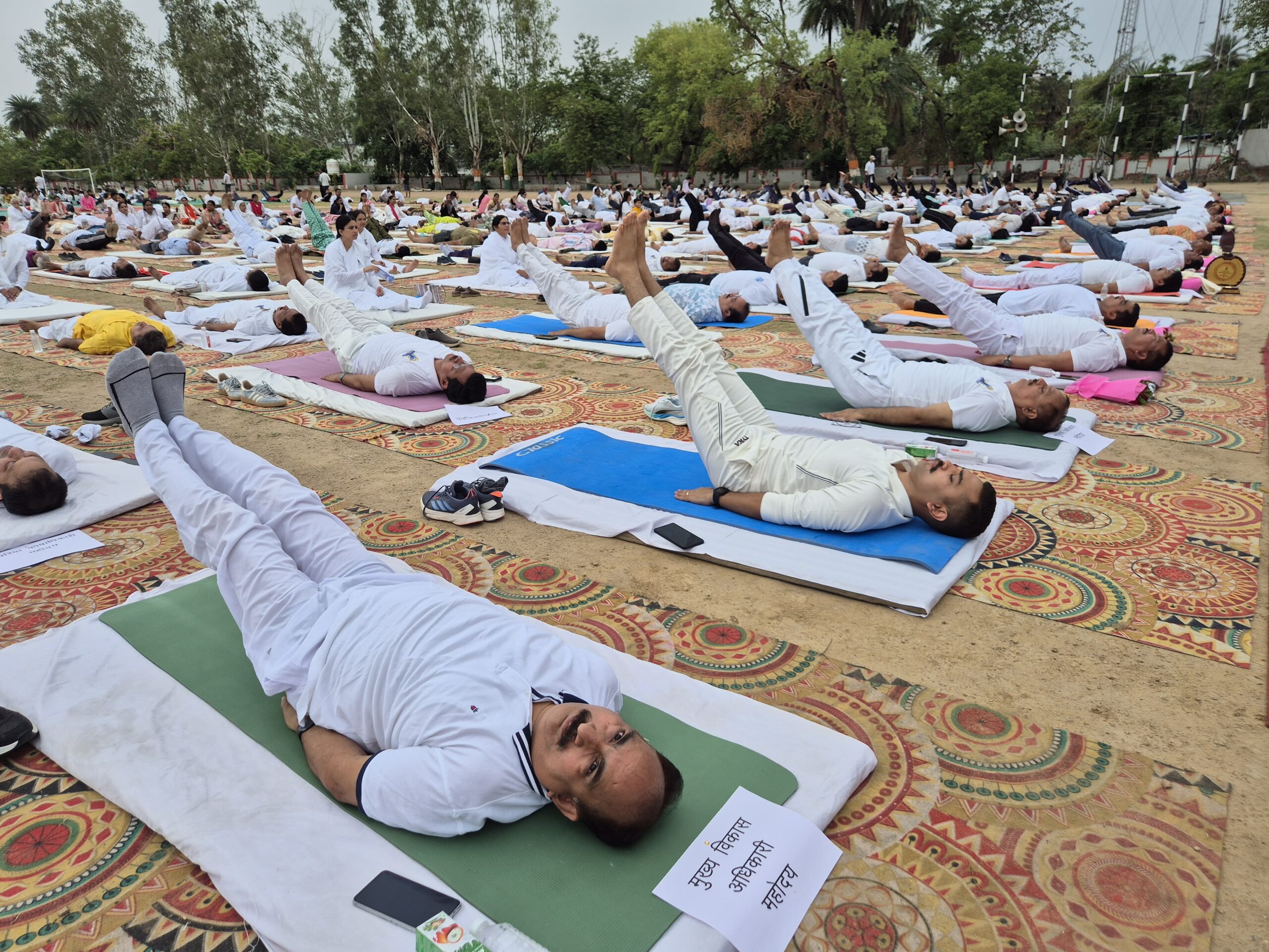योग की शक्ति से स्वस्थ भारत का संकल्प,जालौन में 9 लाख लोगों ने किया सामूहिक योगाभ्यास
