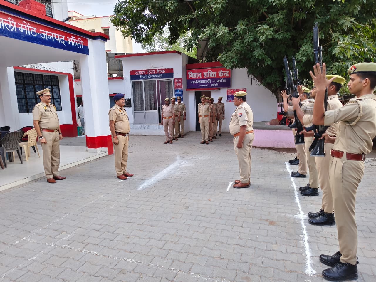 Jhansi :  पुलिस अधिक्षक ग्रामीण, ने किया थाना मोंठ का वार्षिक निरीक्षण 