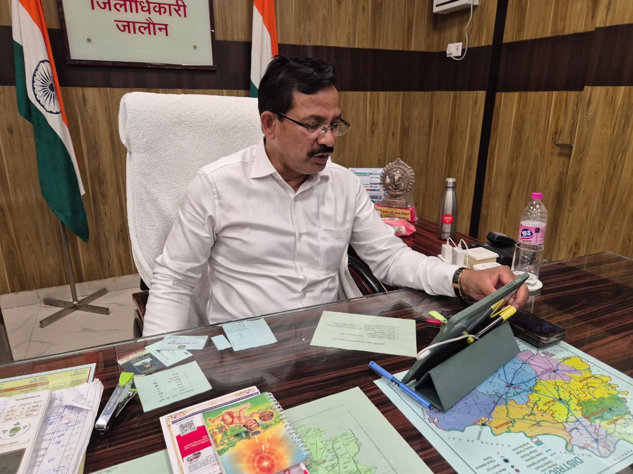 बरसात में गोवंशों की सुरक्षा पर डीएम सख्त, लापरवाही पर होगी कार्रवाई।