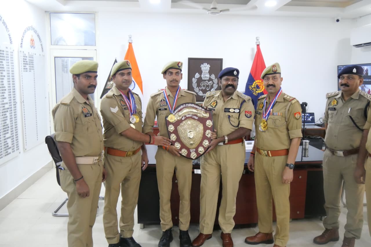 ललितपुर में आयोजित 29वीं अंतर्जनपदीय क्लस्टर प्रतियोगिता में झांसी पुलिस टीम ने गाड़े सफलता के झंडे