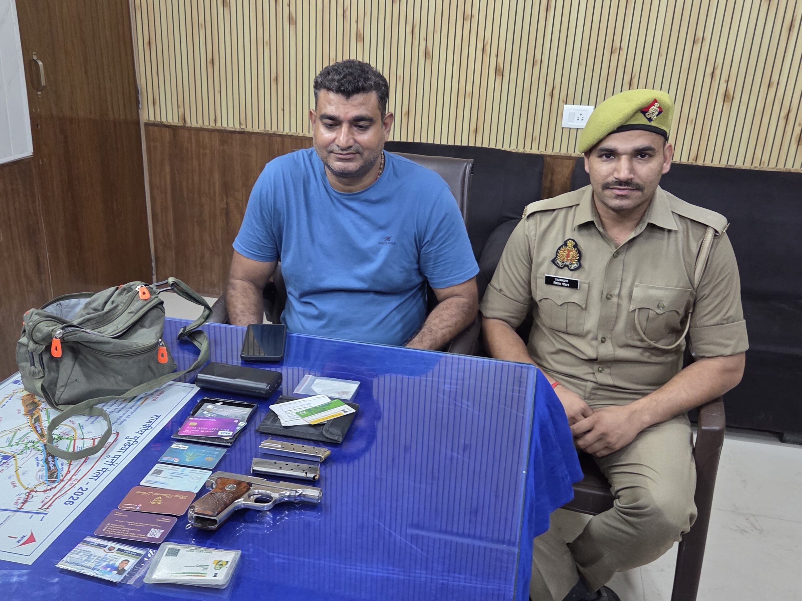 गोवर्धन पुलिस की सक्रियता से श्रद्धालु का खोया बैग किया सुरक्षित बरामद